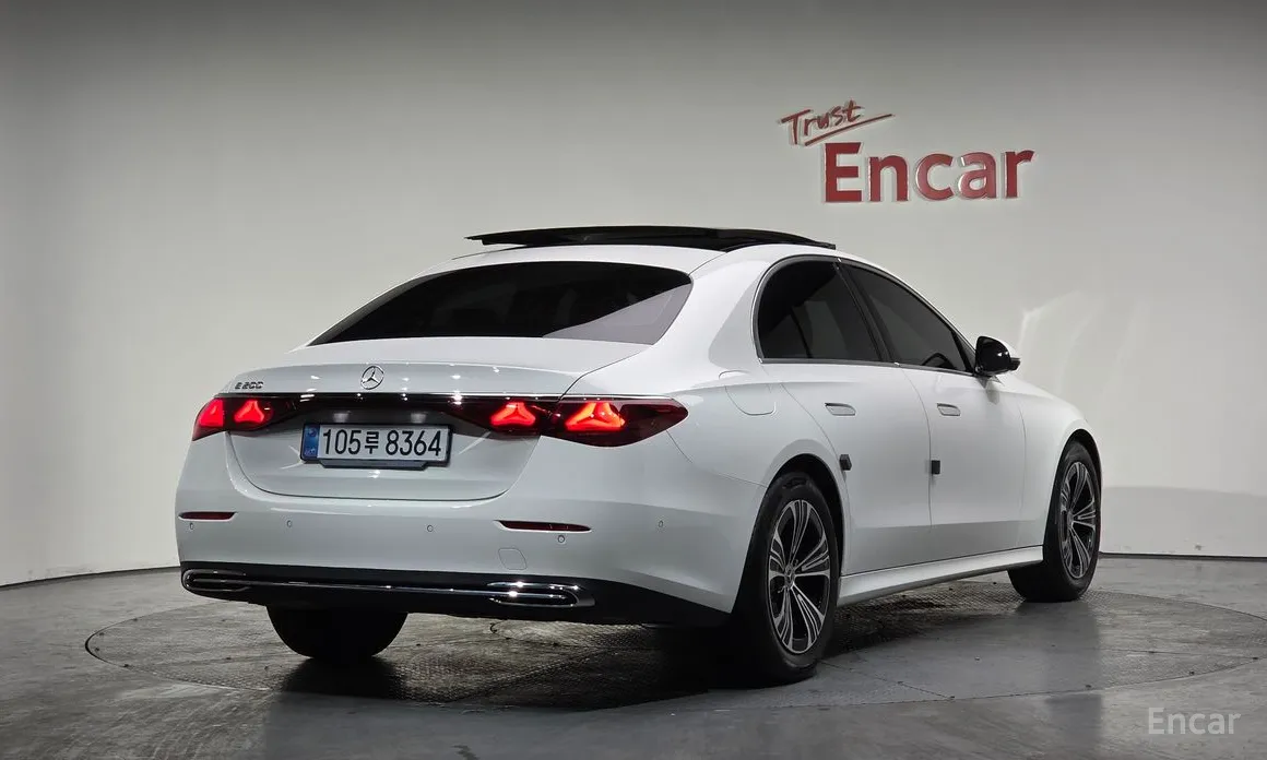 Фото 2 - Mercedes-Benz E-Class