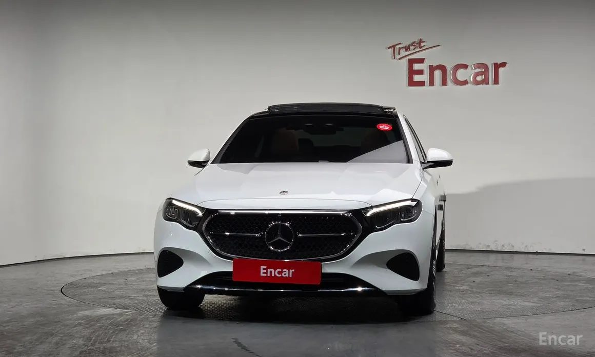 Фото 3 - Mercedes-Benz E-Class