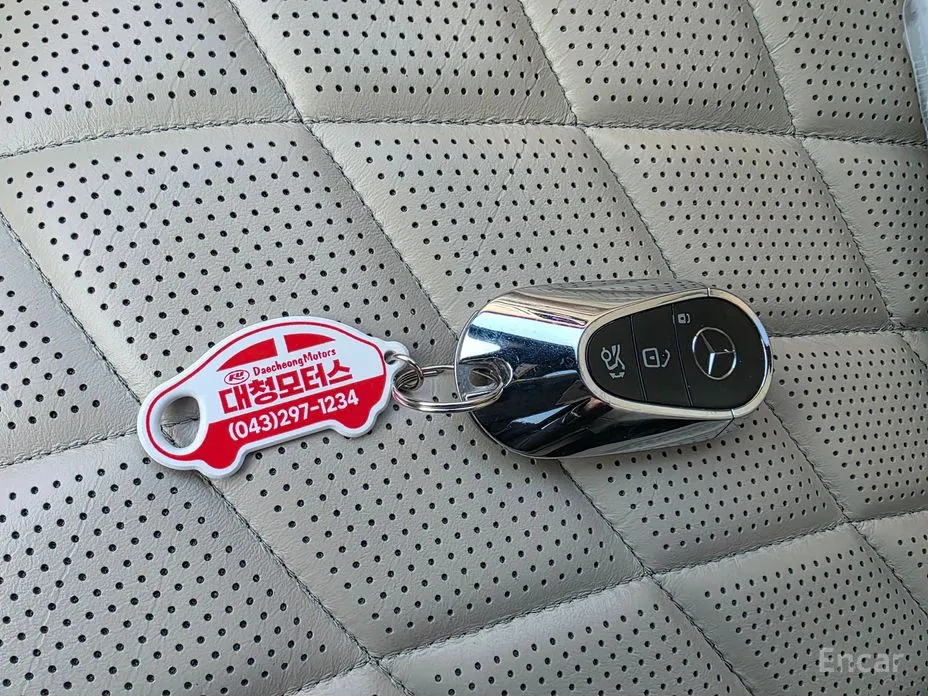 Фото 20 - Mercedes-Benz S-Class