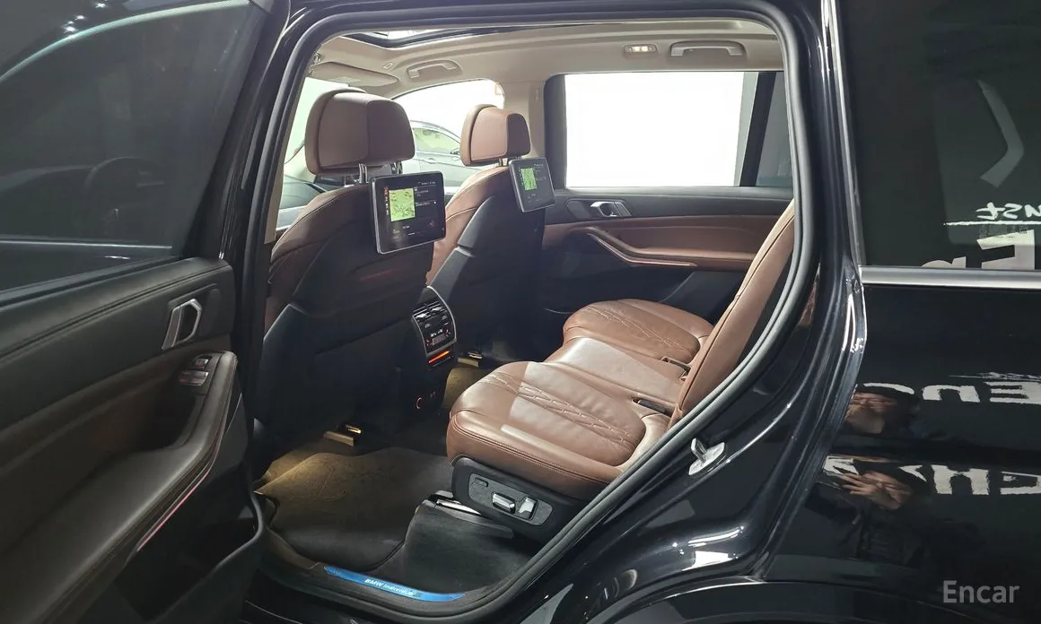 Фото 11 - BMW X7