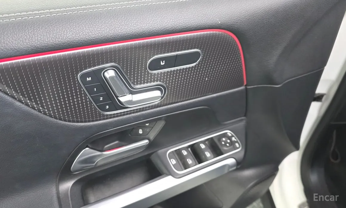 Фото 18 - Mercedes-Benz EQB