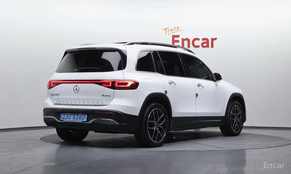 Фото 2 - Mercedes-Benz EQB