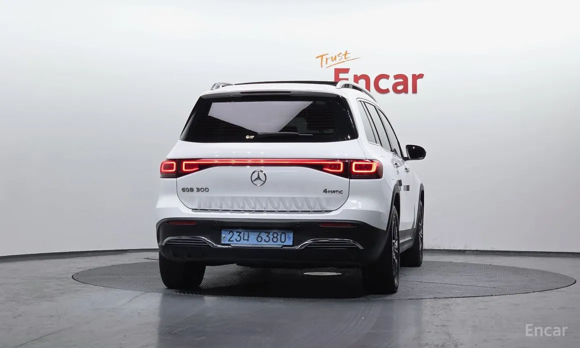 Фото 4 - Mercedes-Benz EQB