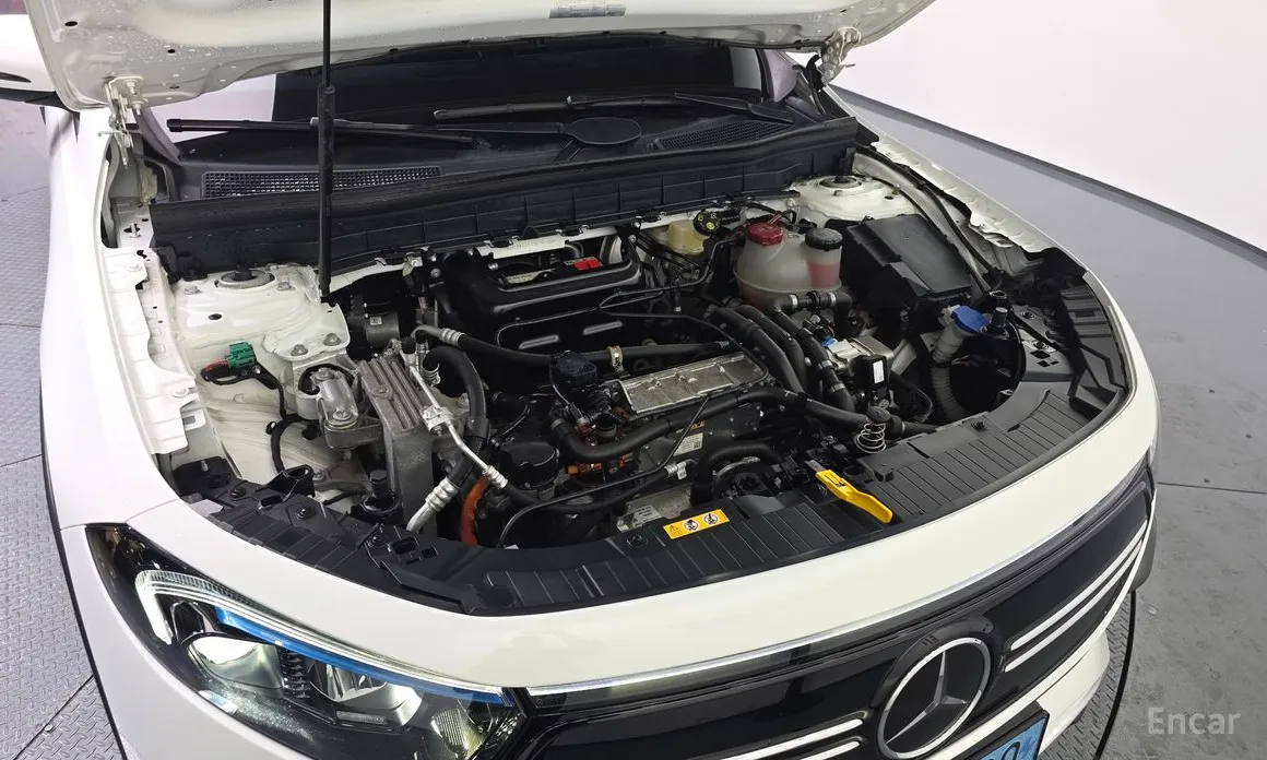 Фото 6 - Mercedes-Benz EQB