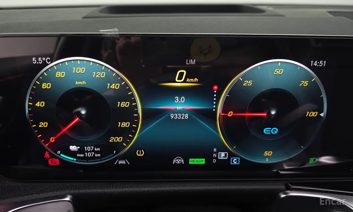 Фото 8 - Mercedes-Benz EQB