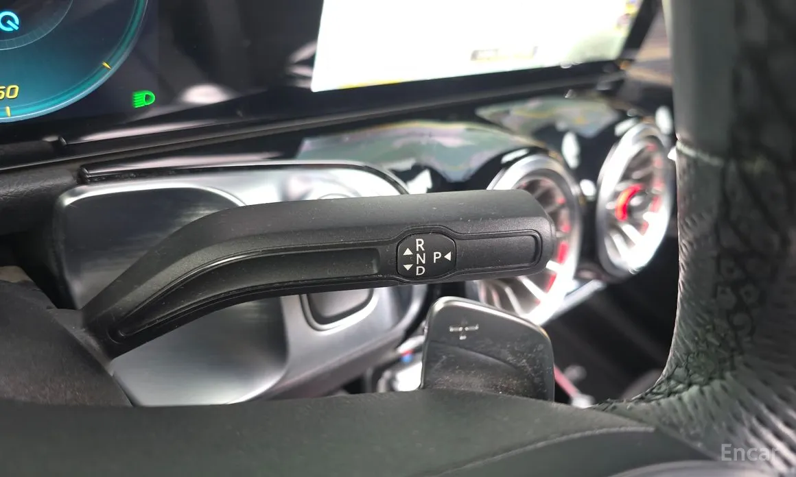 Фото 9 - Mercedes-Benz EQB