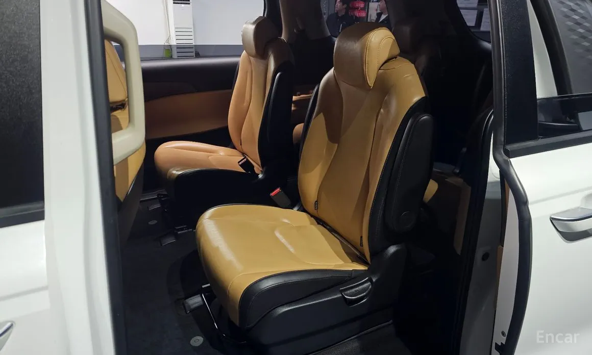 Фото 12 - Kia Carnival