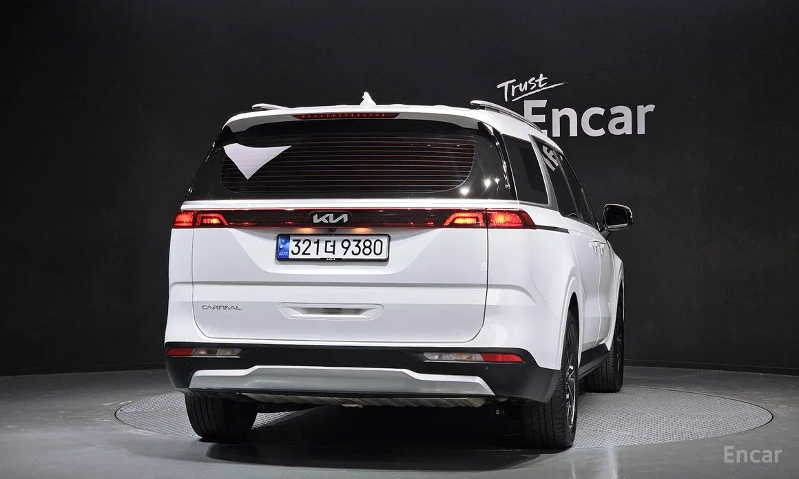 Фото 4 - Kia Carnival