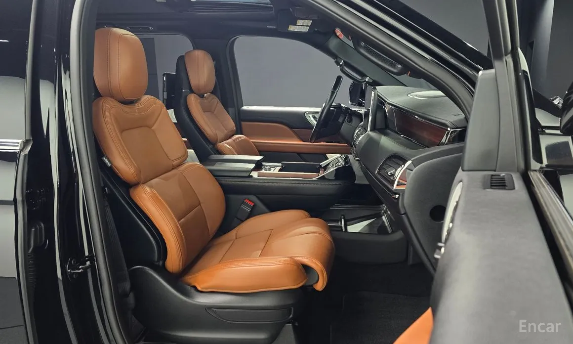 Фото 10 - Lincoln Navigator