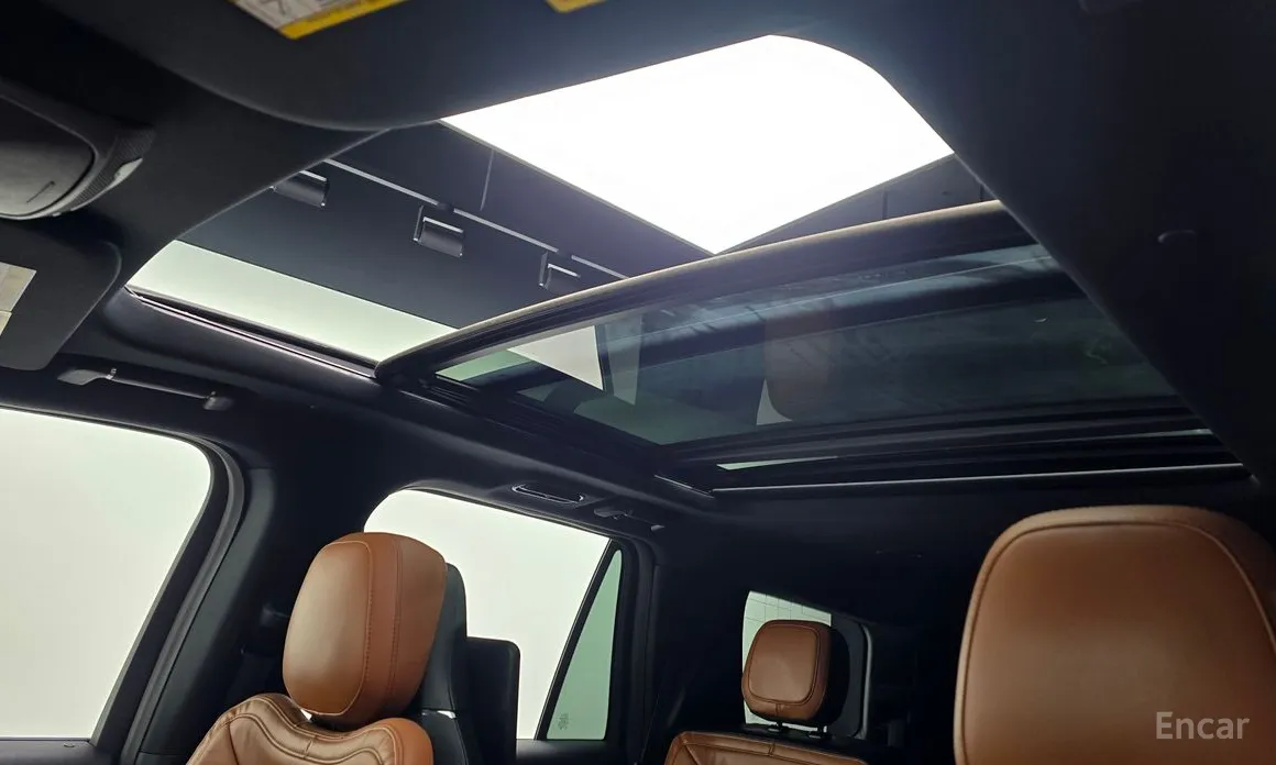 Фото 17 - Lincoln Navigator