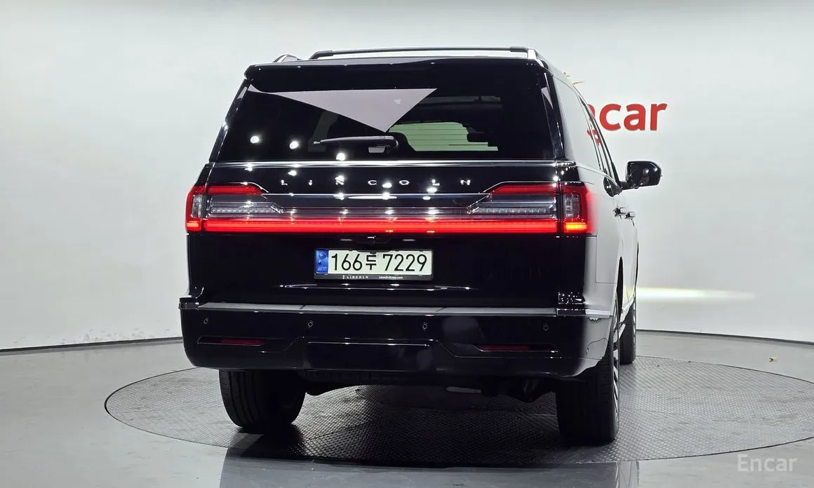 Фото 4 - Lincoln Navigator