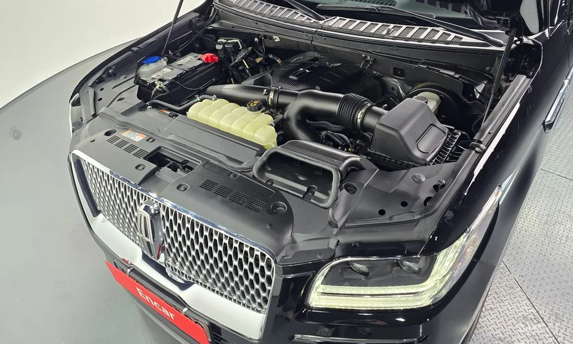 Фото 6 - Lincoln Navigator