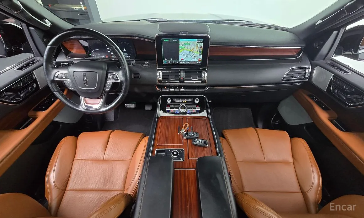 Фото 7 - Lincoln Navigator