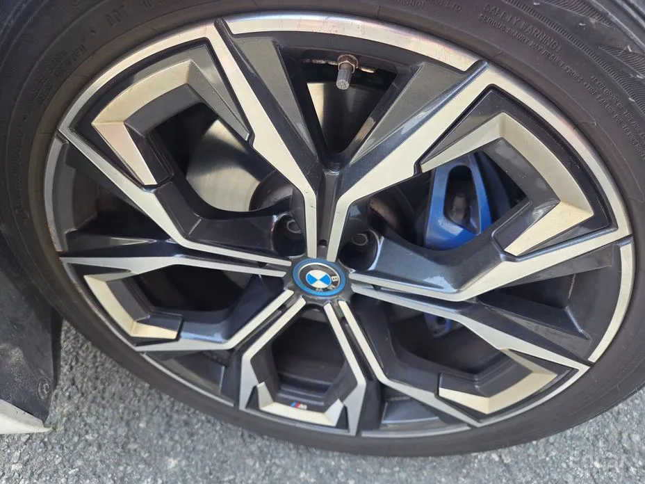 Фото 12 - BMW i4