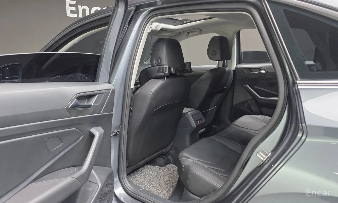 Фото 17 - Volkswagen Jetta