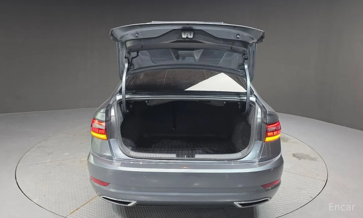 Фото 20 - Volkswagen Jetta