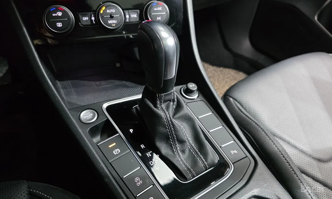 Фото 9 - Volkswagen Jetta