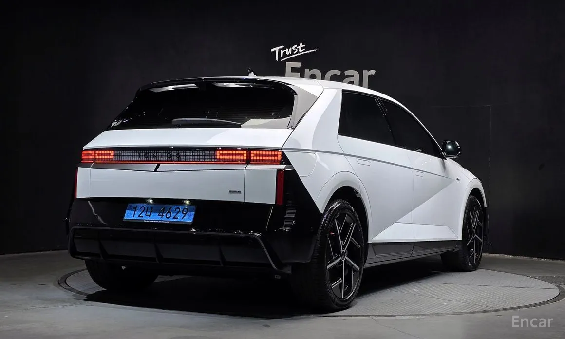 Фото 2 - Hyundai Ioniq 5