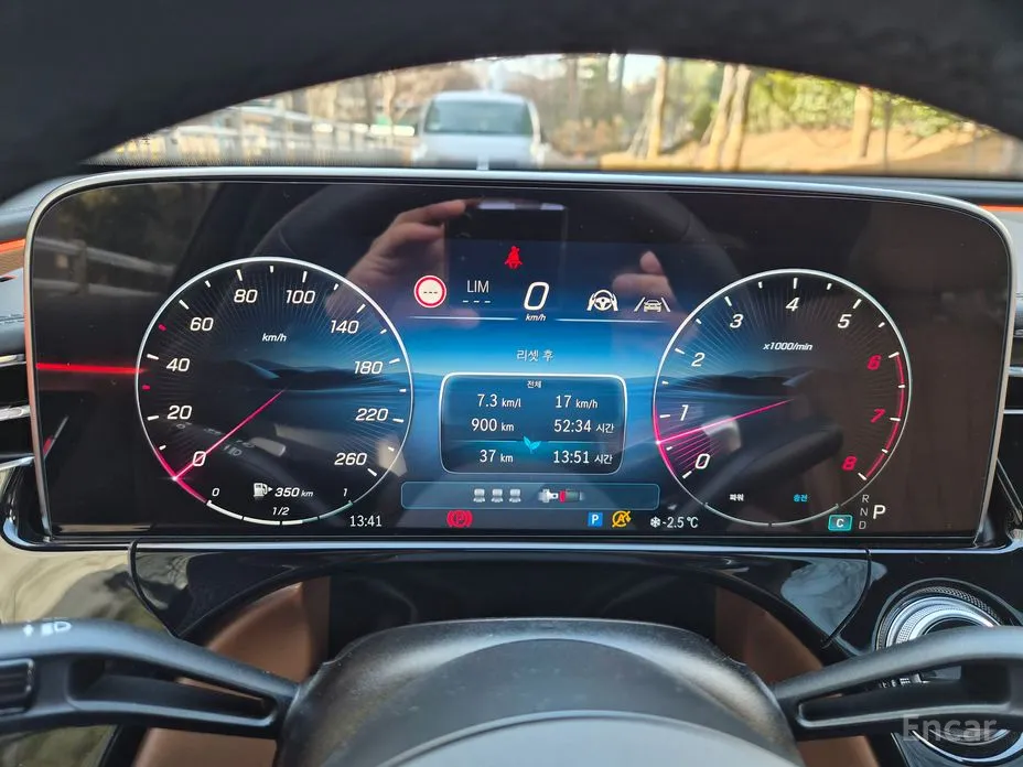 Photo 5 - Mercedes-Benz E-Class