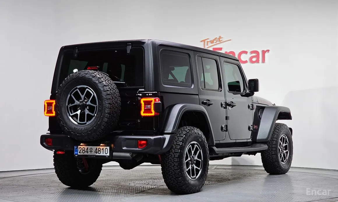 Фото 2 - Jeep Wrangler