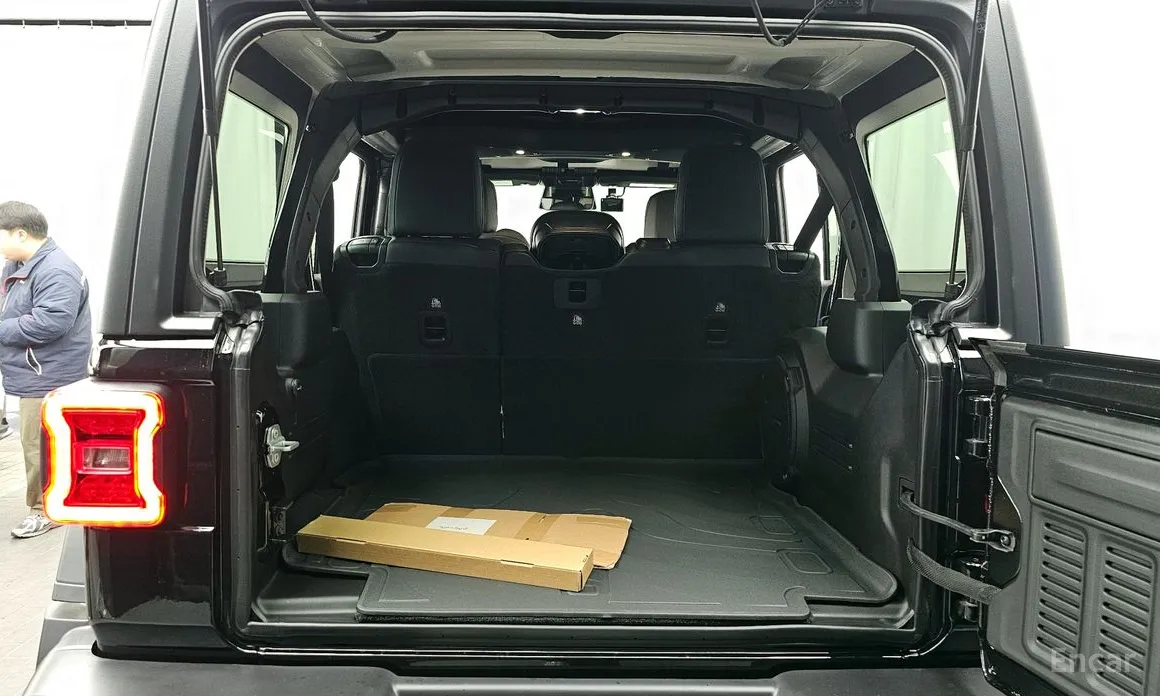 Фото 20 - Jeep Wrangler