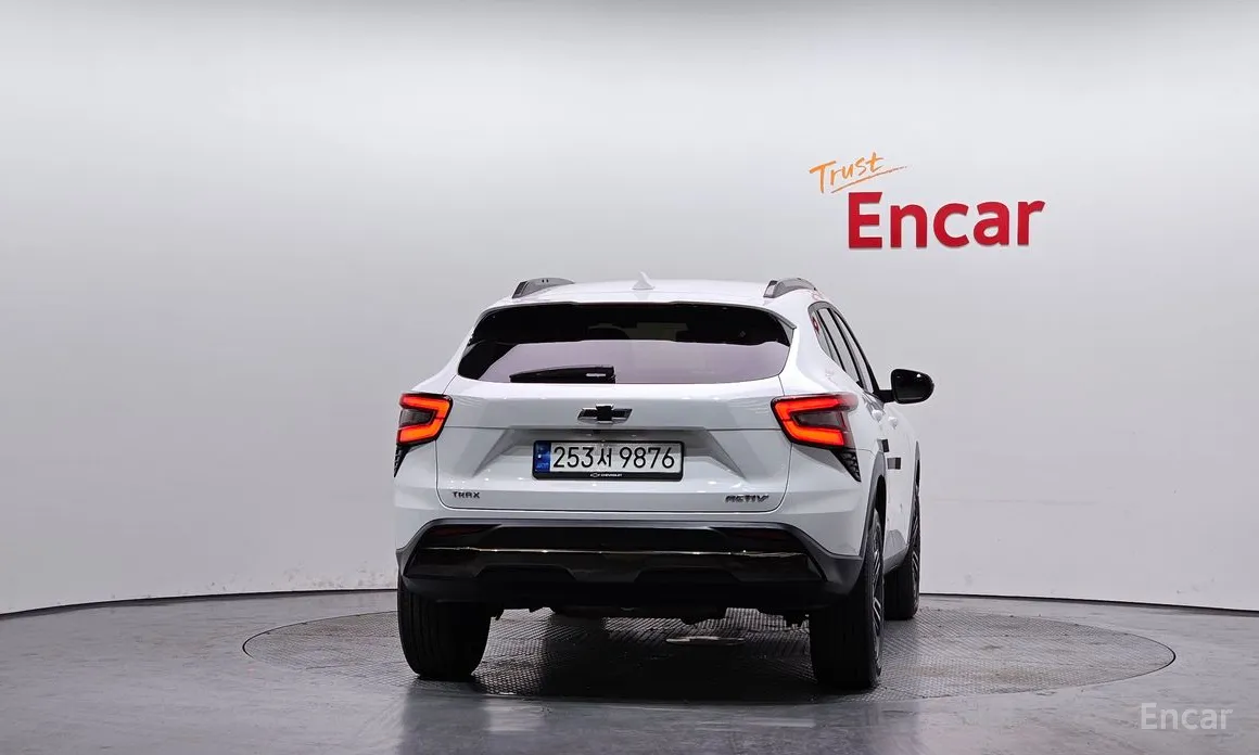 Фото 4 - Chevrolet Trax