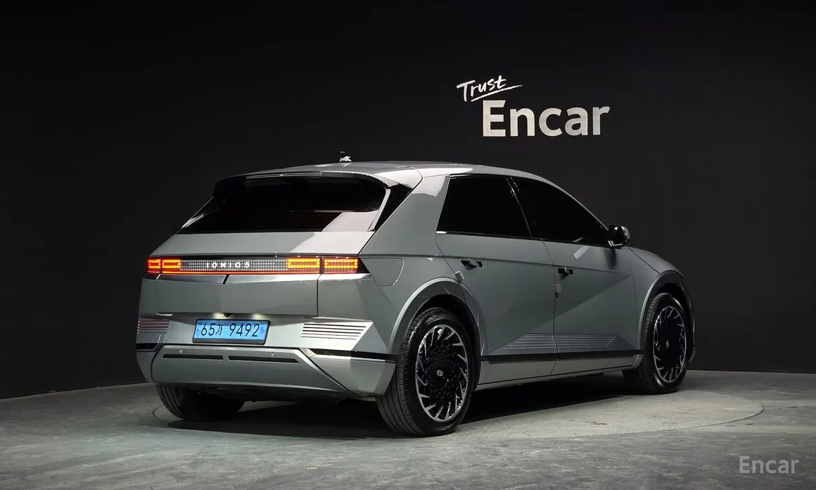 Фото 2 - Hyundai Ioniq 5