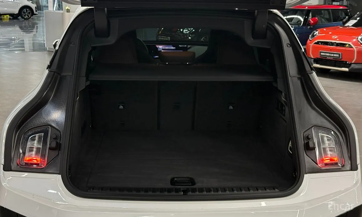 Фото 10 - BMW iX