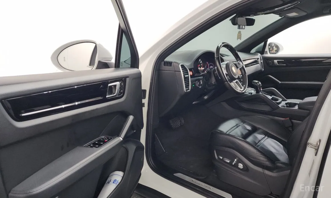 Фото 10 - Porsche Cayenne