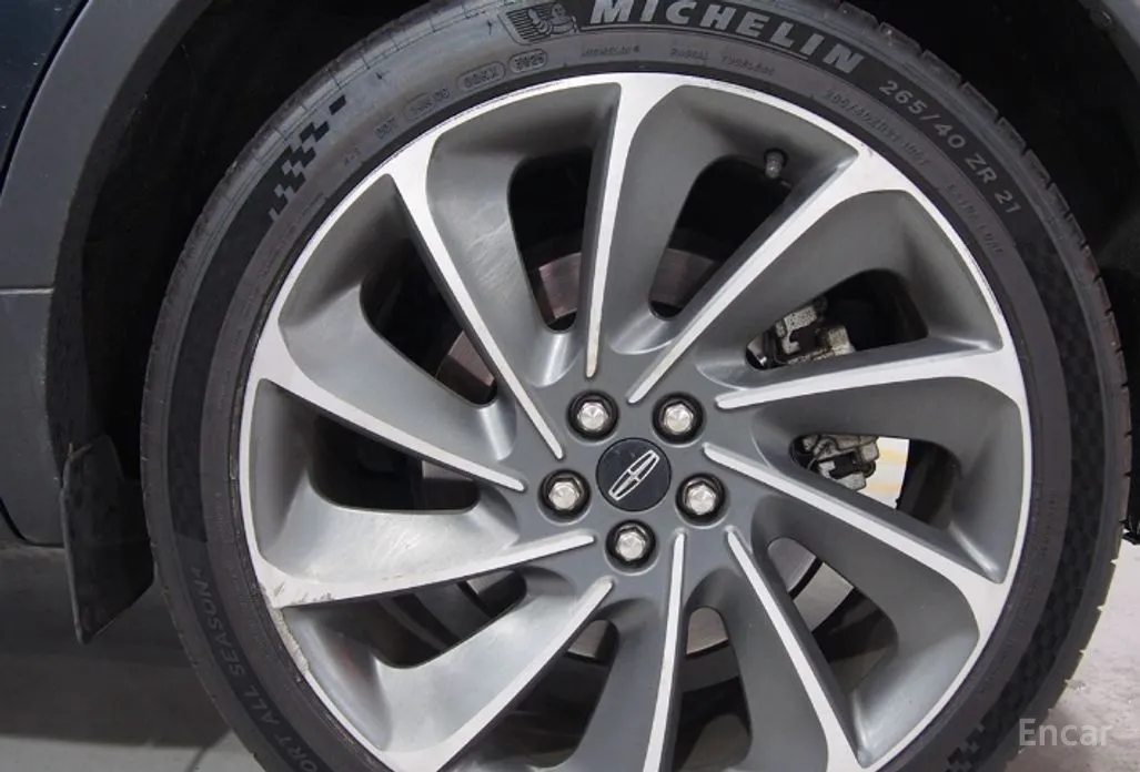 Фото 6 - Lincoln Nautilus