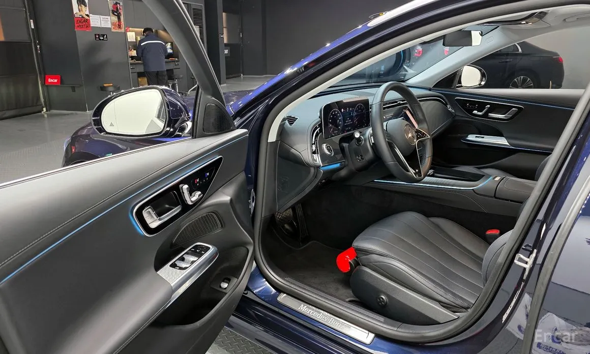 Фото 11 - Mercedes-Benz E-Class