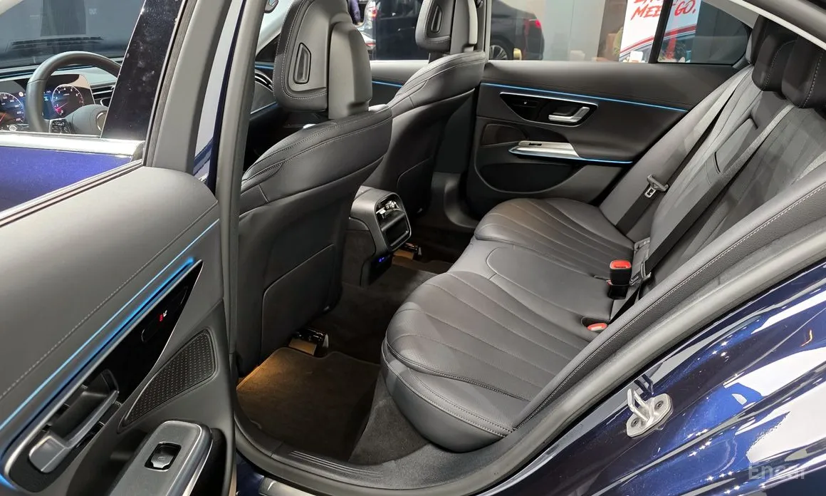 Фото 12 - Mercedes-Benz E-Class