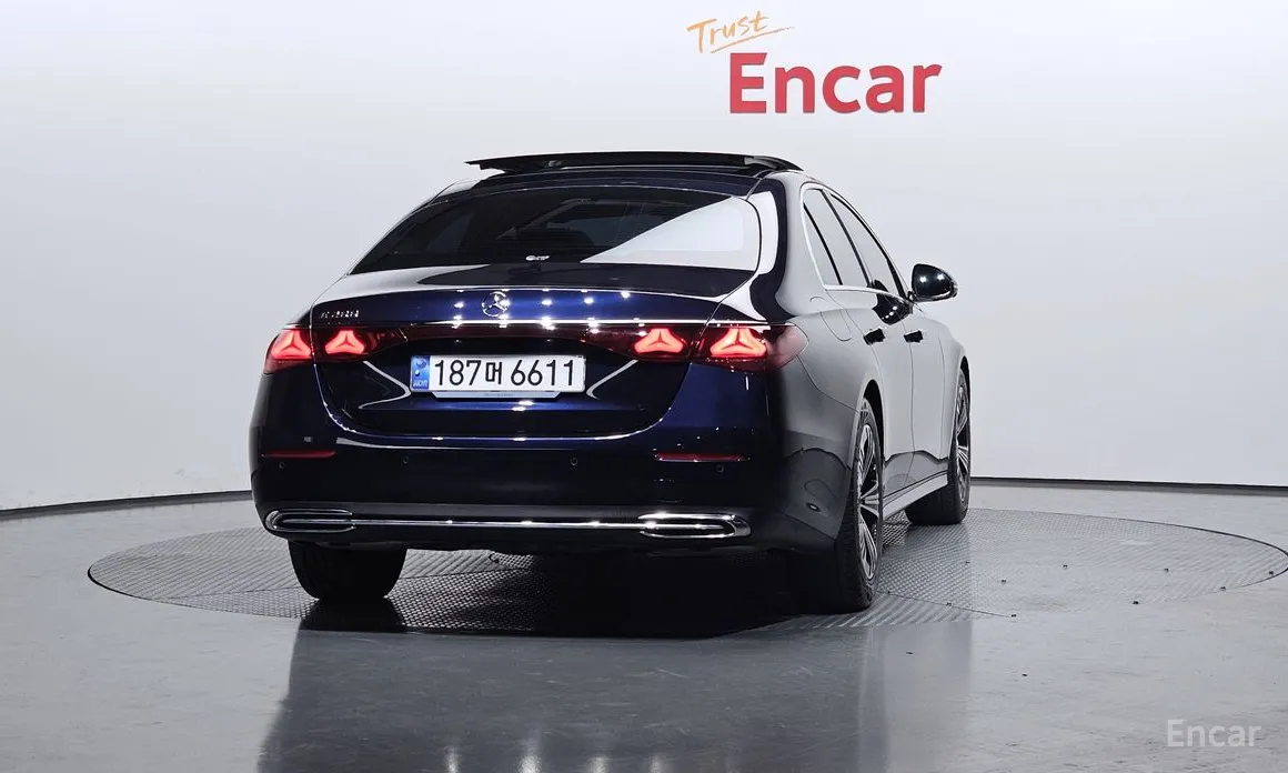 Фото 4 - Mercedes-Benz E-Class