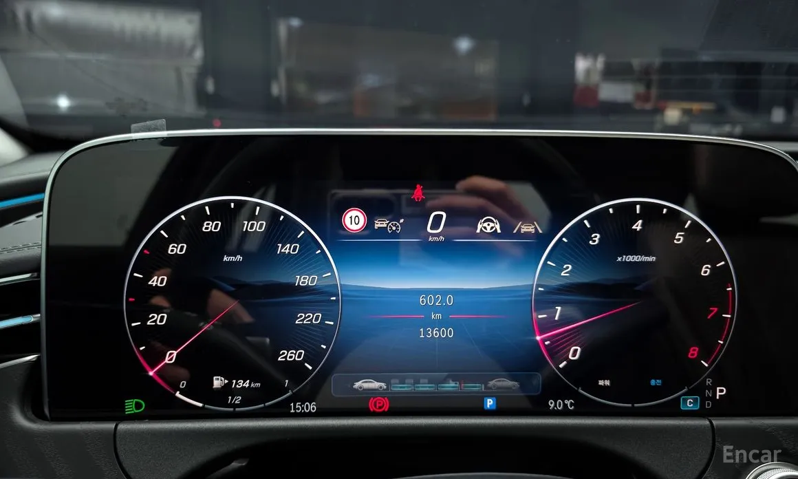 Фото 8 - Mercedes-Benz E-Class