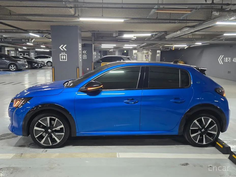 Фото 11 - Peugeot 208