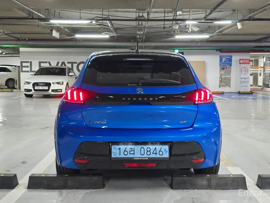 Фото 4 - Peugeot 208