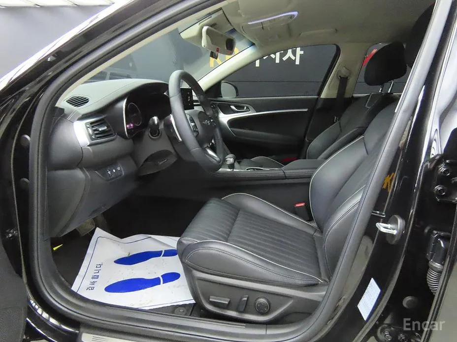 Фото 10 - Genesis G70