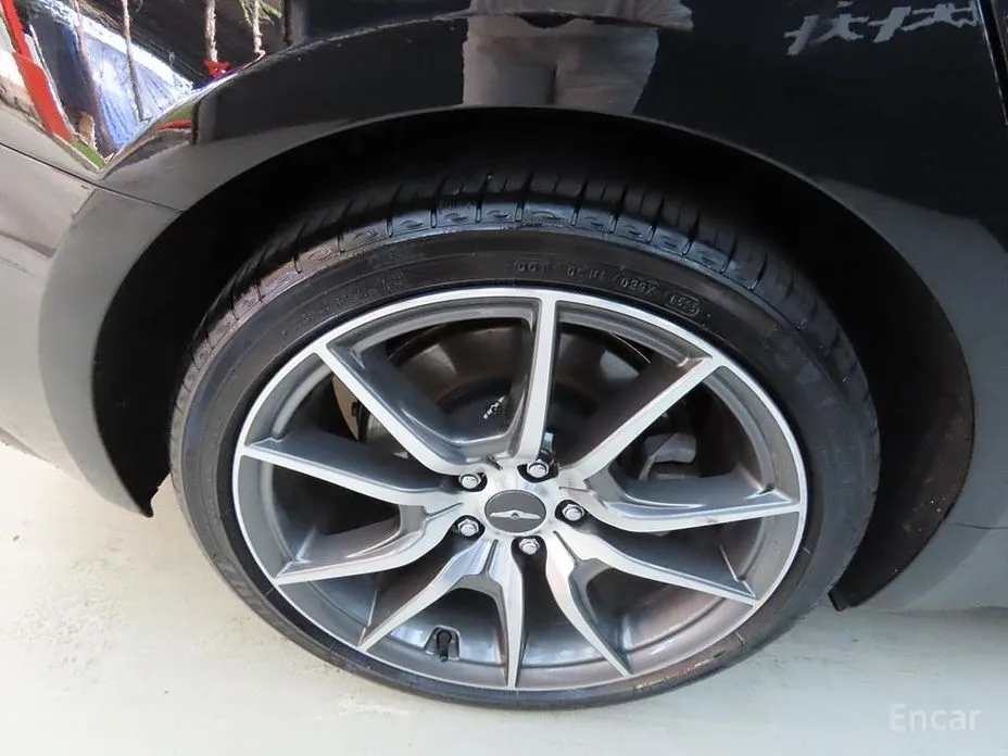 Фото 5 - Genesis G70