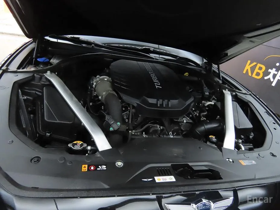 Фото 6 - Genesis G70