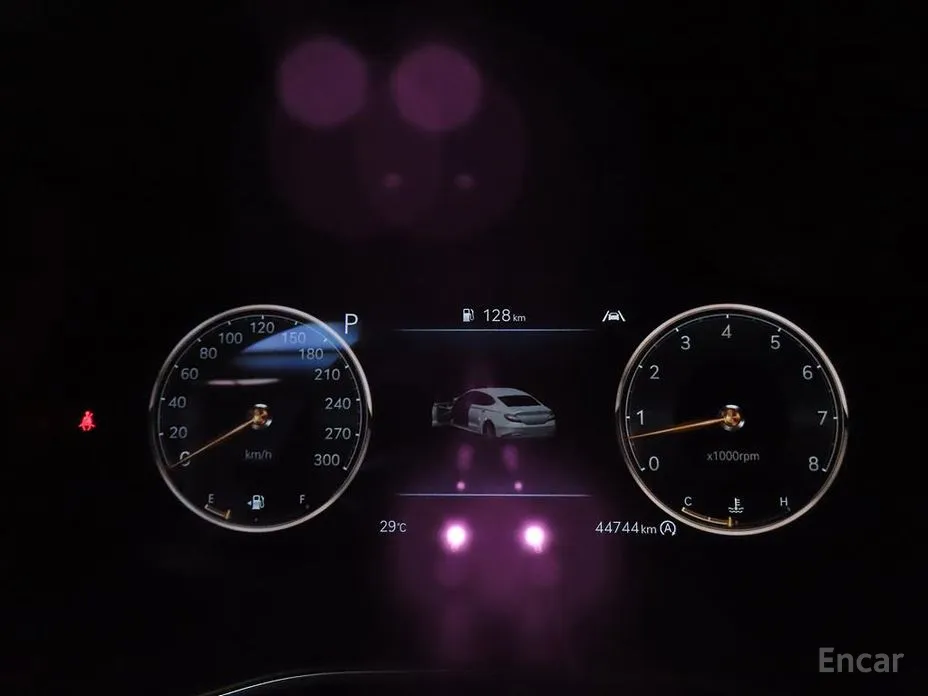 Фото 8 - Genesis G70