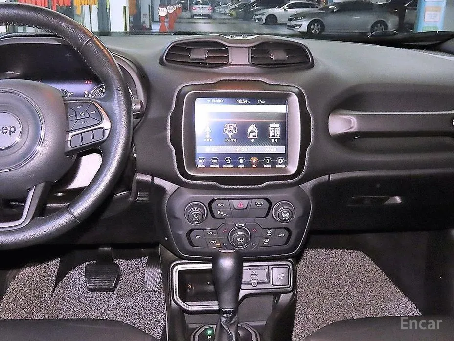 Фото 11 - Jeep Renegade