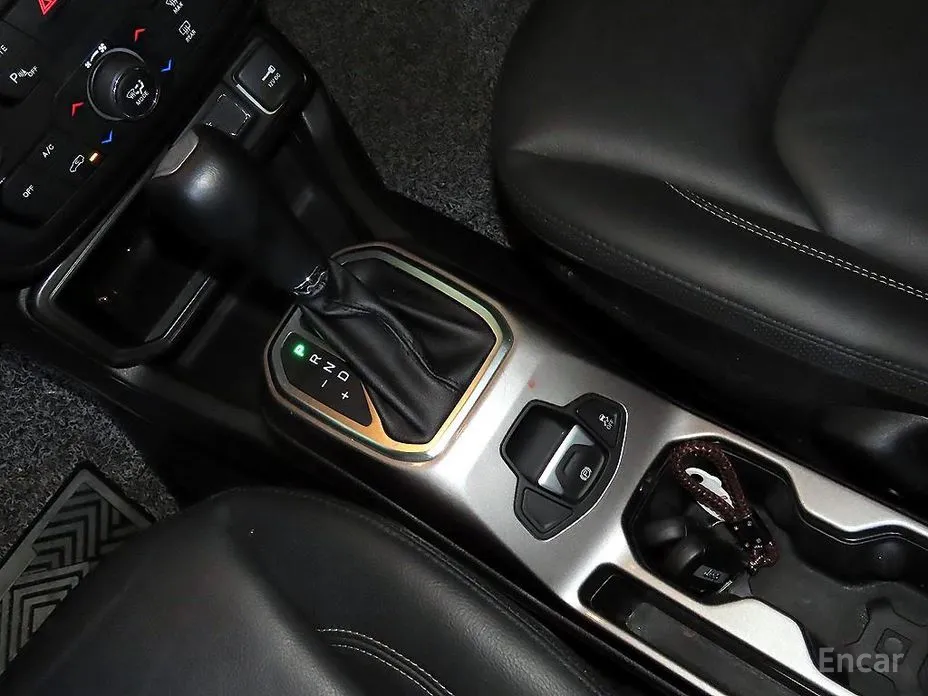 Фото 12 - Jeep Renegade