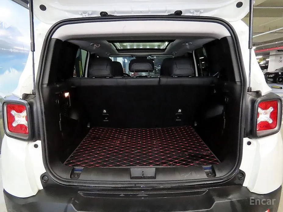 Фото 18 - Jeep Renegade