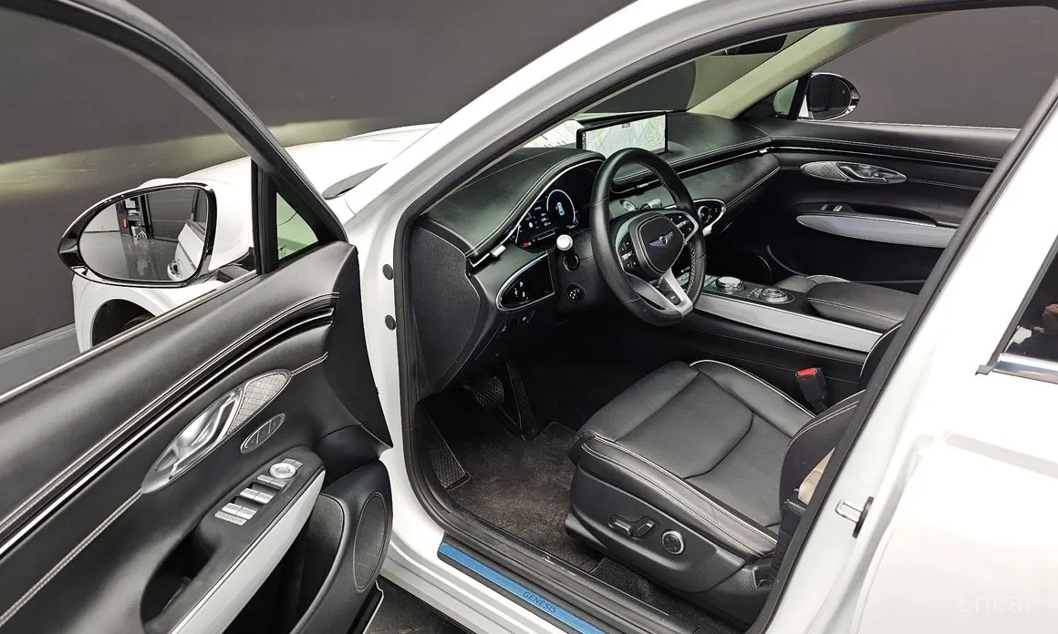 Фото 12 - Genesis GV70