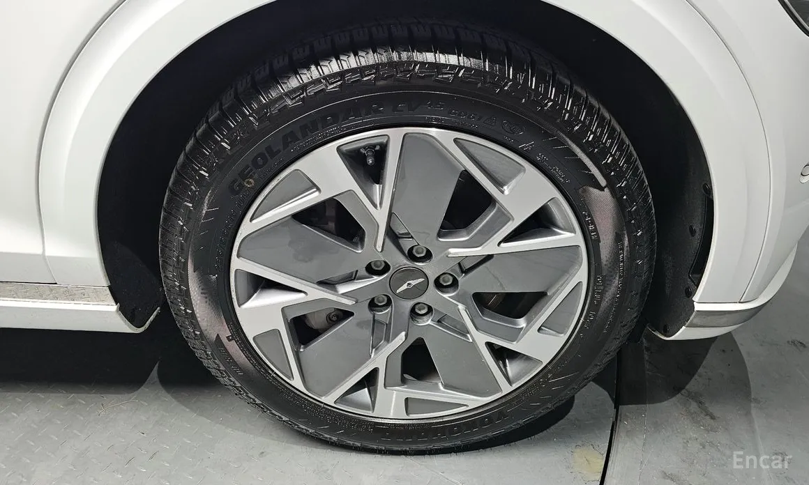 Фото 5 - Genesis GV70