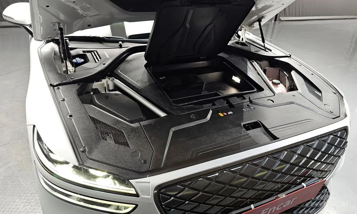 Фото 6 - Genesis GV70