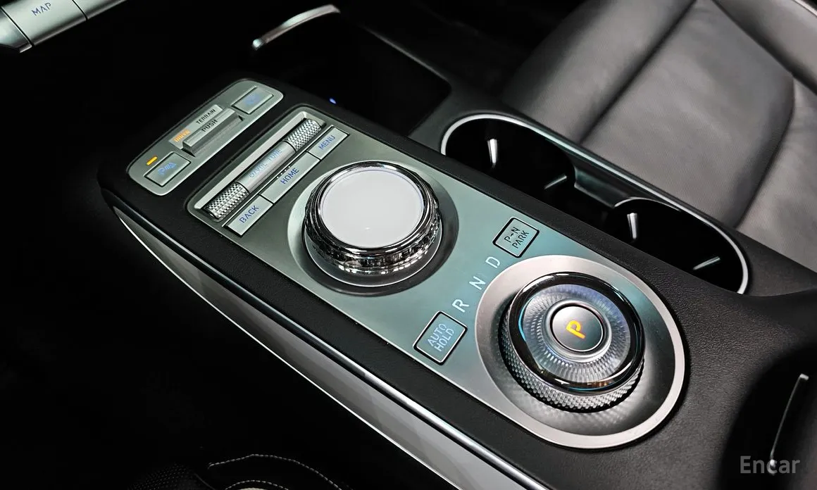 Фото 9 - Genesis GV70