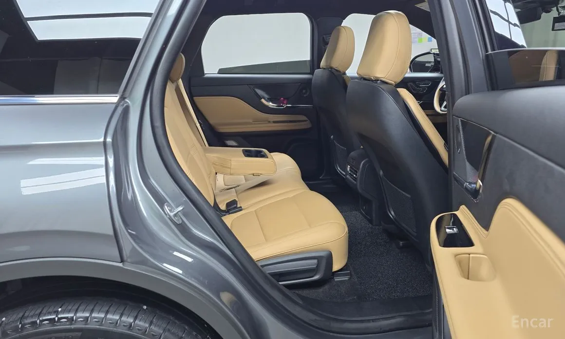 Фото 12 - Lincoln Corsair