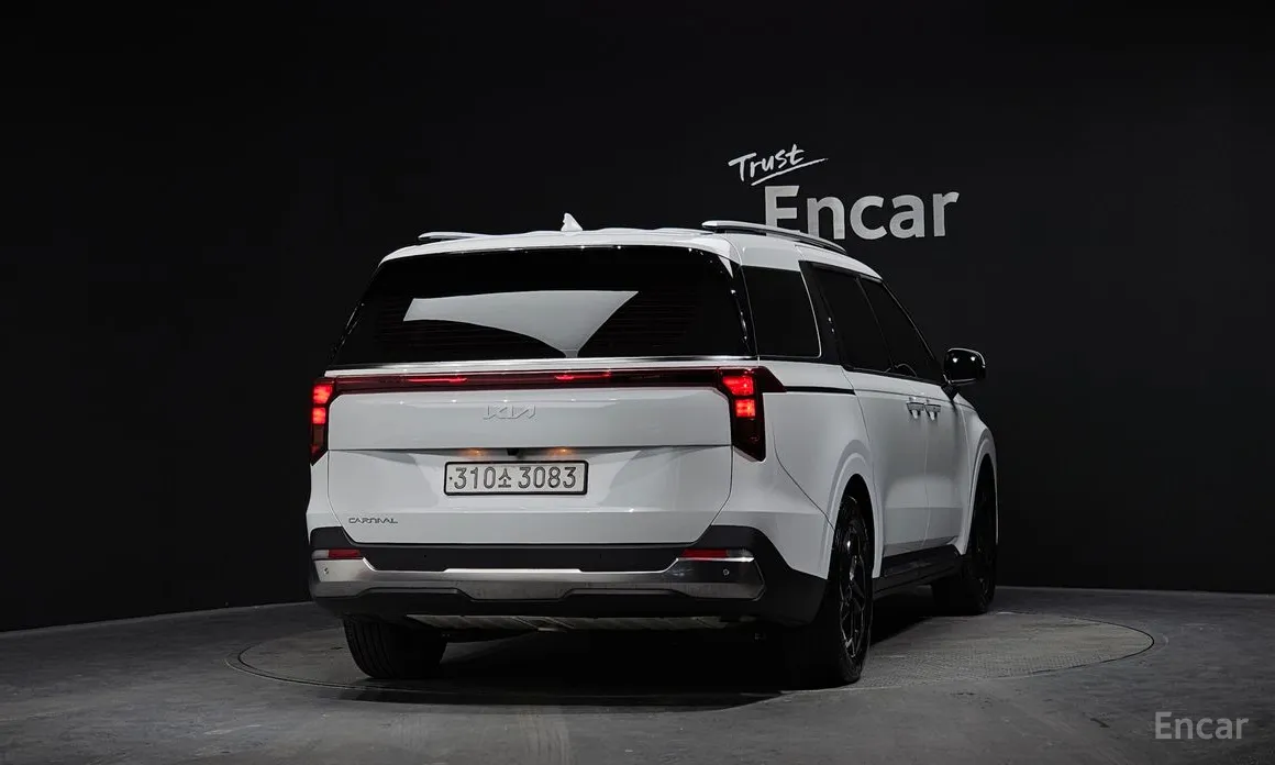 Фото 4 - Kia Carnival