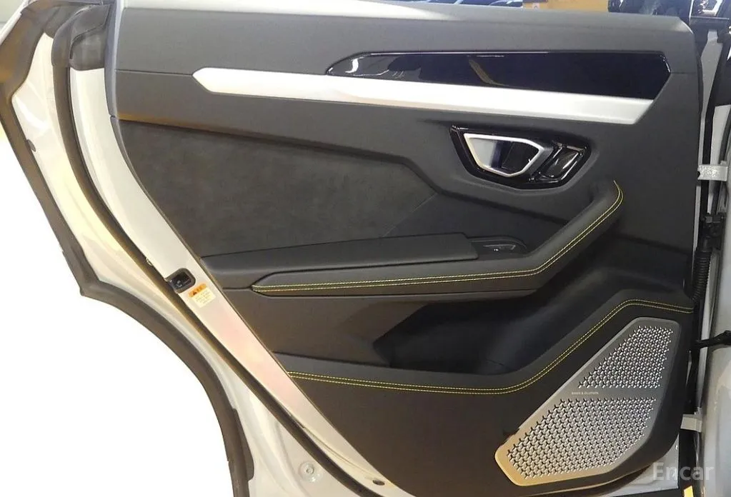 Фото 14 - Lamborghini Urus